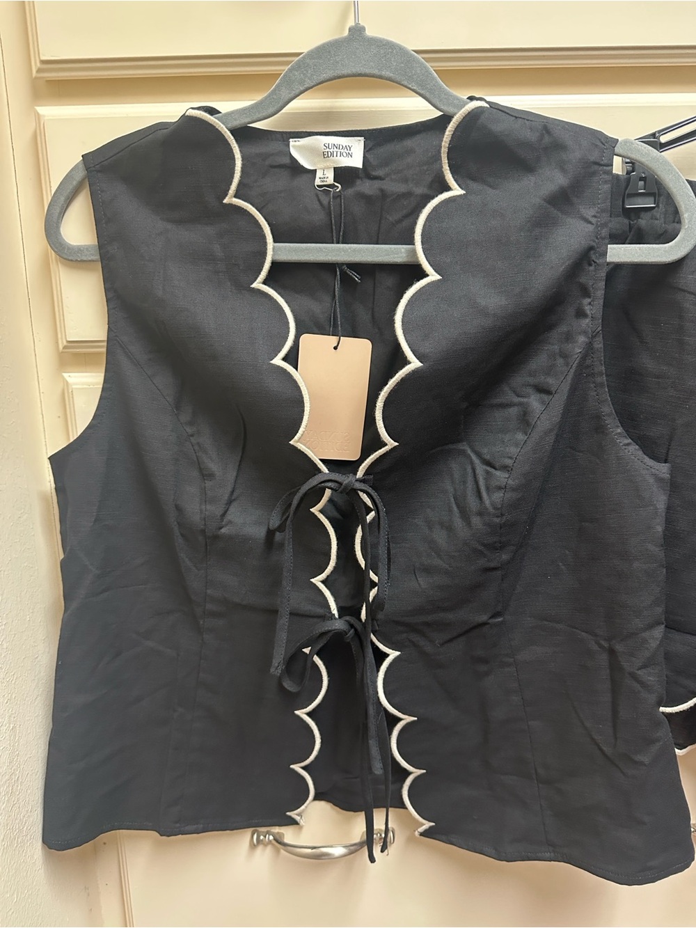 Boutique Sunday Edition Black Scallop-Trim Set - Picture 3 of 9